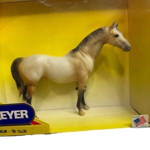 Breyer #261 Ten‎ Gallon Cream Horse Figure in Original Box